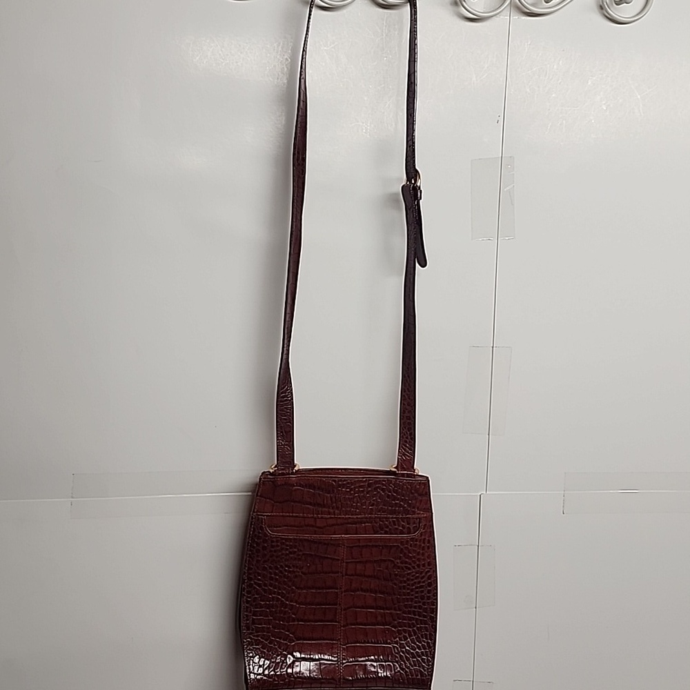 Elegant Brown Leather A Liz Claibourne Co Vintage Embossed Leather Crossbody Bag - Picture 5 of 13